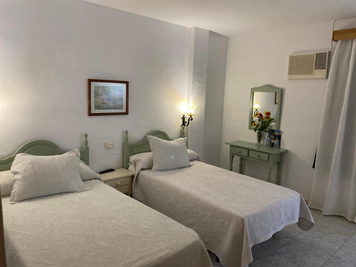 Hotel Meson Fuente Del Pino Olvera Buitenkant foto